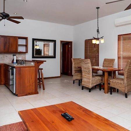 Residences At Barrier Reef 15A Garden View 1 Bedroom By Stay Floreo San Pedro  Exterior photo