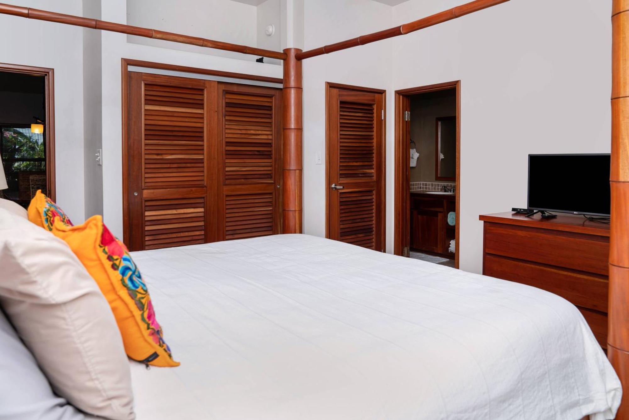 Residences At Barrier Reef 15A Garden View 1 Bedroom By Stay Floreo San Pedro  Exterior photo